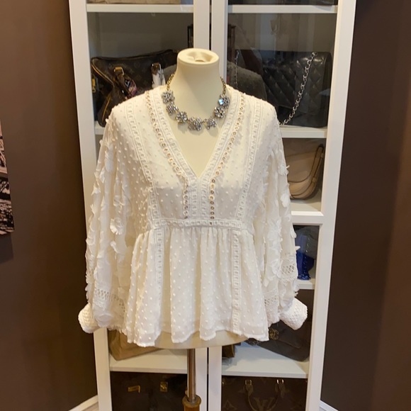 WHITE FLORAL EMBROIDERED TOP - Picture 2 of 7